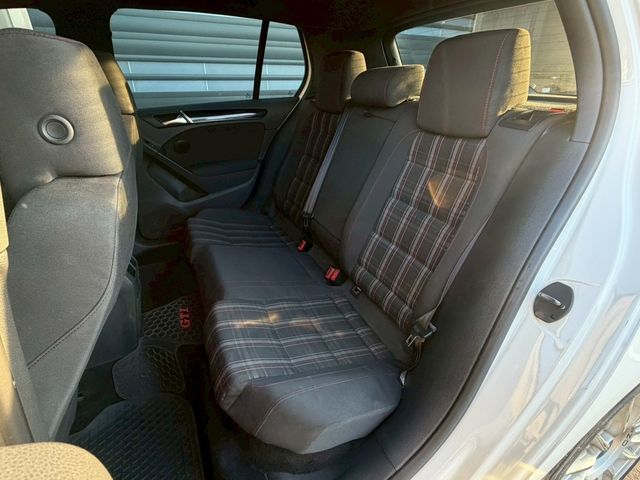 VOLKSWAGEN福斯 GOLF GTI  第5張相片