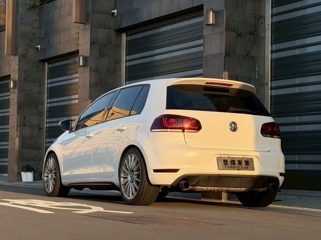 VOLKSWAGEN福斯 GOLF GTI  第10張相片