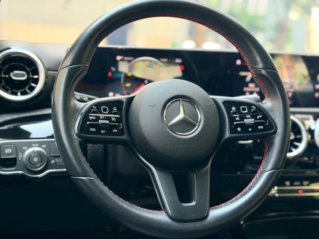 M-BENZ賓士 A180  第3張相片