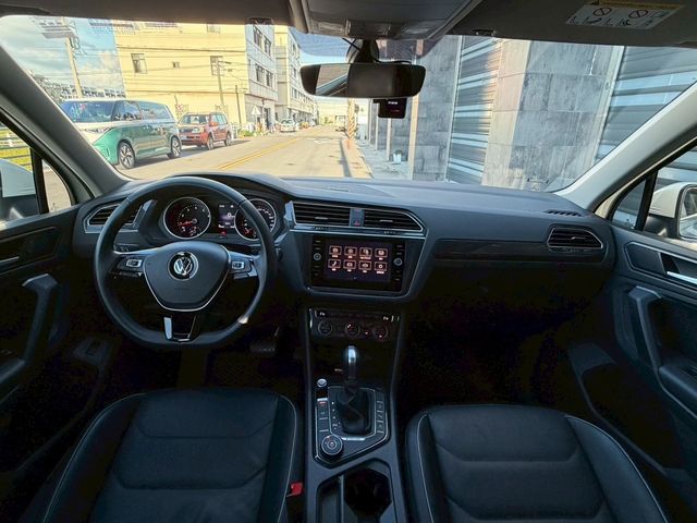VOLKSWAGEN福斯 TIGUAN  第2張相片