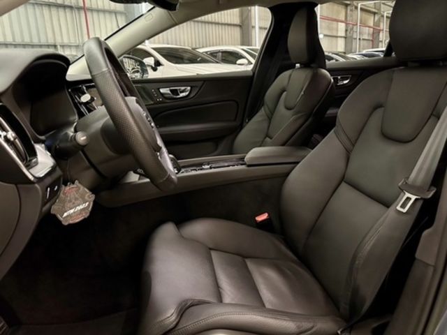 VOLVO富豪 V60  第7張相片