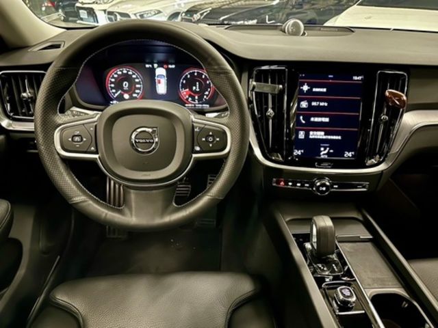 VOLVO富豪 V60  第9張相片