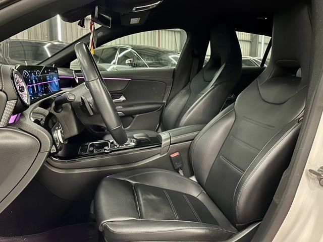 M-BENZ賓士 CLA200  第7張相片