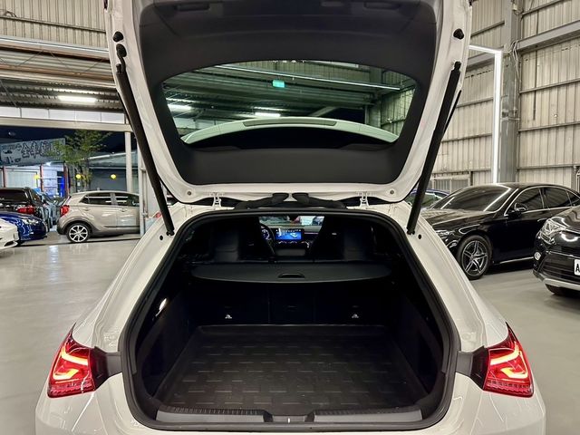 M-BENZ賓士 CLA200  第19張相片