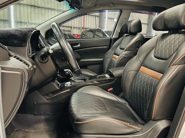 LUXGEN納智捷 U6 TURBO  第7張相片