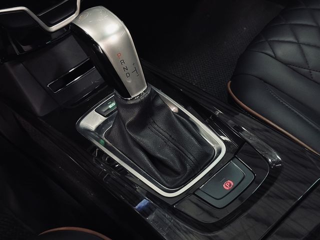 LUXGEN納智捷 U6 TURBO  第13張相片