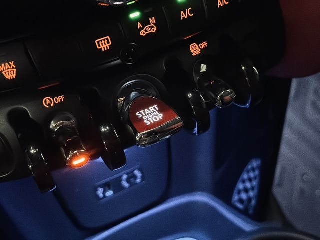 MINI迷你 MINI 5-DOOR  第13張相片