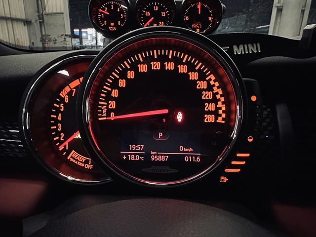 MINI迷你 MINI 5-DOOR  第20張相片
