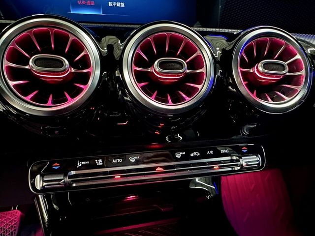 M-BENZ賓士 CLA200  第12張相片