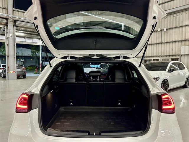 M-BENZ賓士 A35 AMG  第19張相片