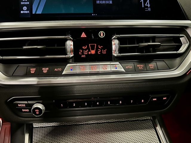 BMW寶馬 320I M SPORT  第12張相片