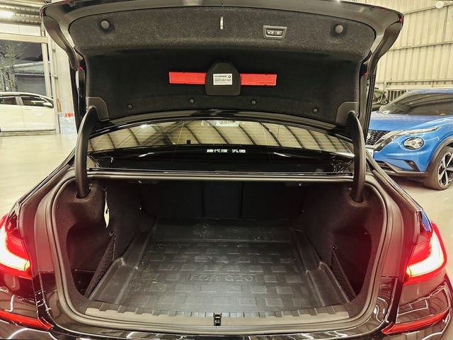 BMW寶馬 320I M SPORT  第19張相片