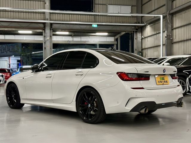 BMW寶馬 330I M SPORT  第6張相片