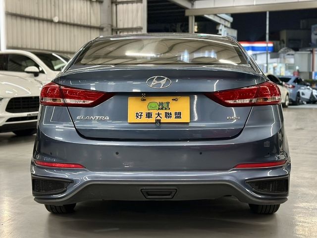 HYUNDAI現代 ELANTRA  第7張相片