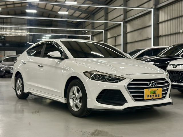 HYUNDAI現代 ELANTRA  第3張相片