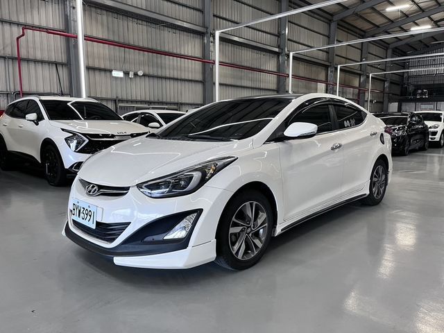 HYUNDAI現代 ELANTRA  第5張相片