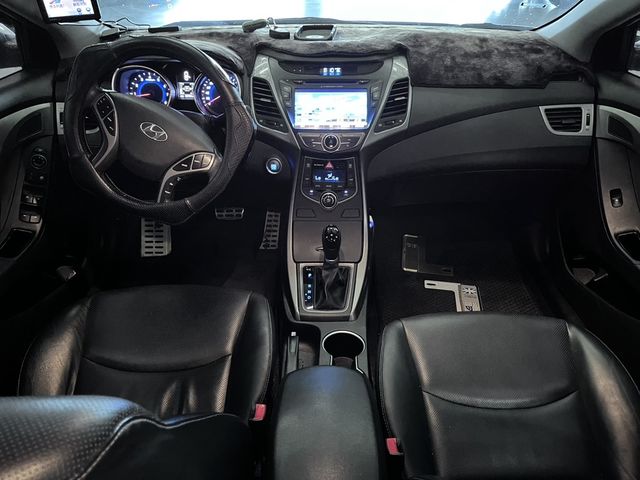 HYUNDAI現代 ELANTRA  第9張相片