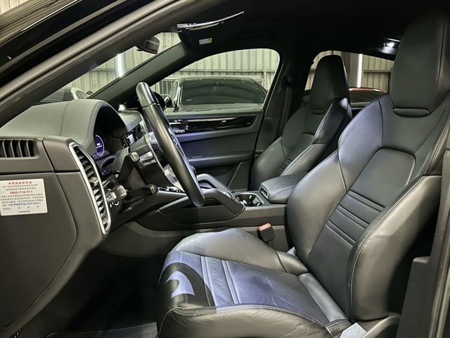 PORSCHE保時捷 CAYENNE  第13張相片
