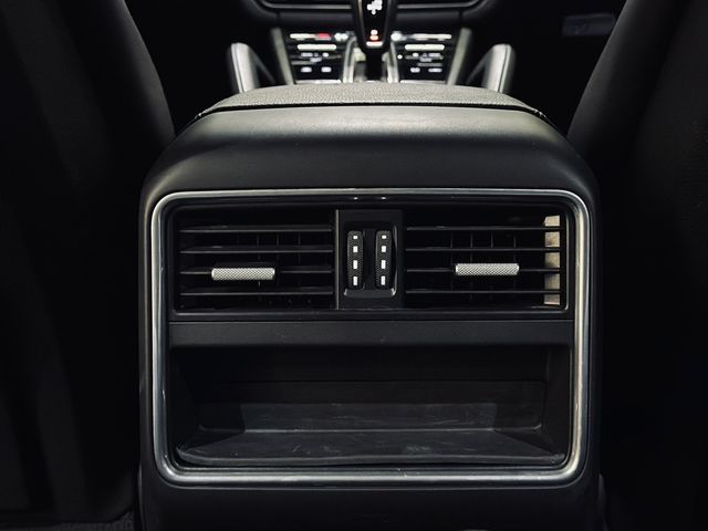 PORSCHE保時捷 CAYENNE  第29張相片
