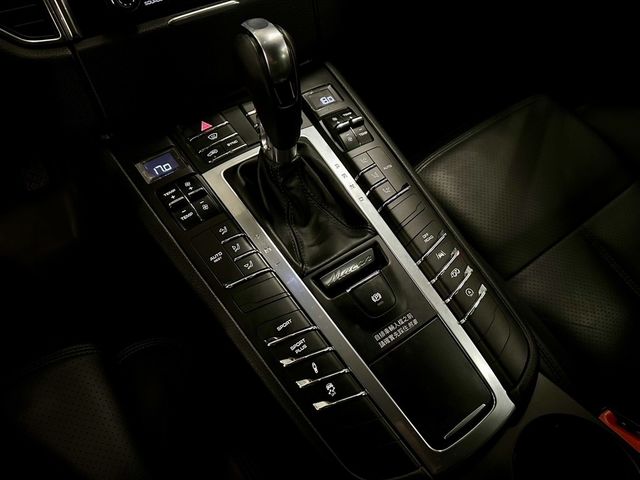 PORSCHE保時捷 MACAN S  第25張相片