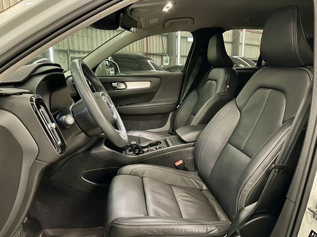 VOLVO富豪 XC40  第13張相片