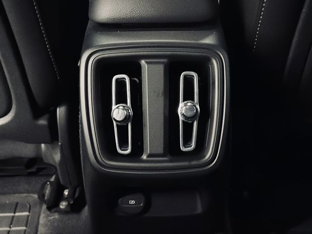 VOLVO富豪 XC40  第31張相片