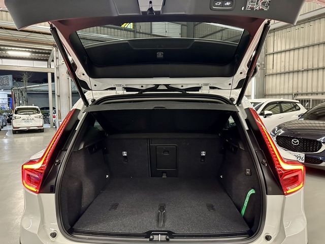 VOLVO富豪 XC40  第37張相片