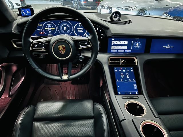 PORSCHE保時捷 TAYCAN  第9張相片