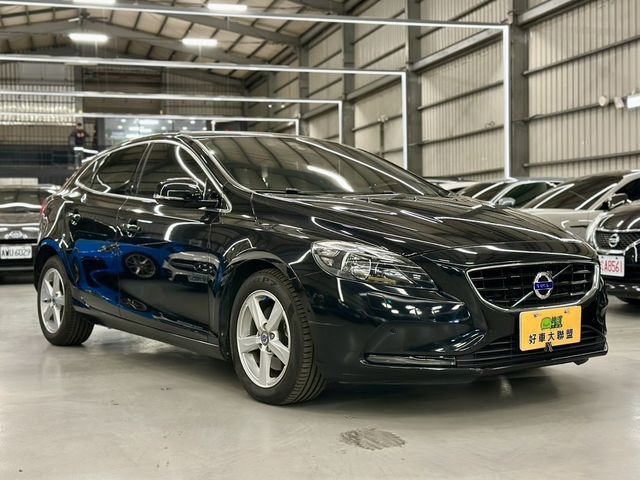 VOLVO富豪 V40  第2張相片