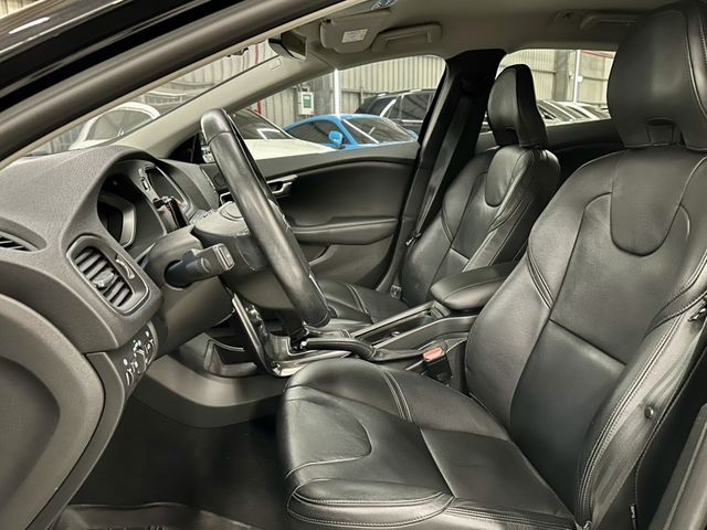 VOLVO富豪 V40  第7張相片