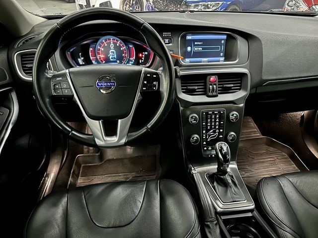 VOLVO富豪 V40  第9張相片