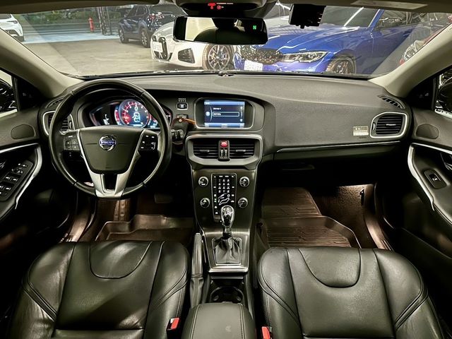 VOLVO富豪 V40  第10張相片