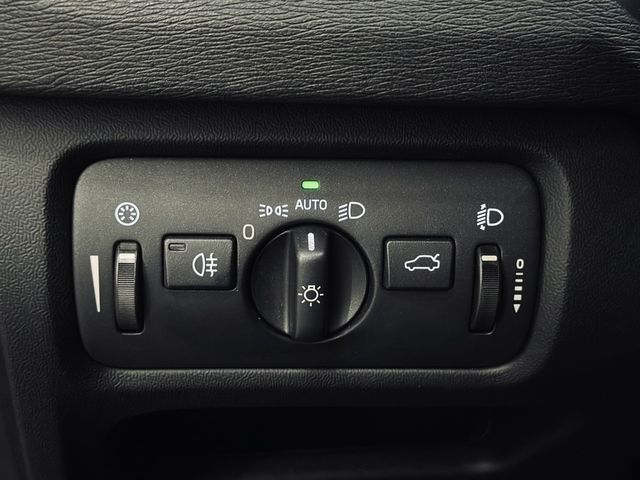VOLVO富豪 V40  第15張相片