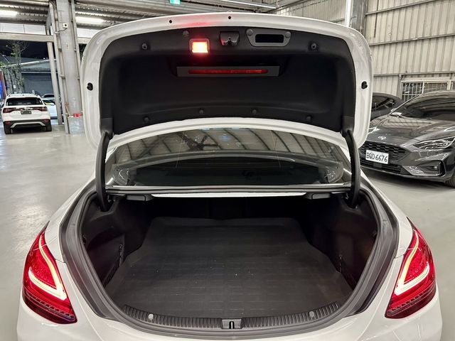 M-BENZ賓士 C200  第19張相片