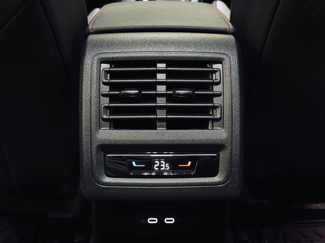 VOLKSWAGEN福斯 GOLF GTI  第17張相片