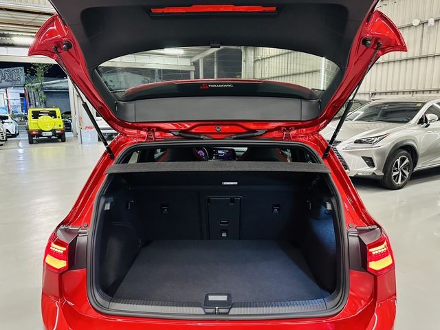 VOLKSWAGEN福斯 GOLF GTI  第19張相片