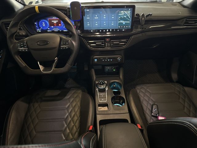 FORD福特 FOCUS WAGON  第7張相片
