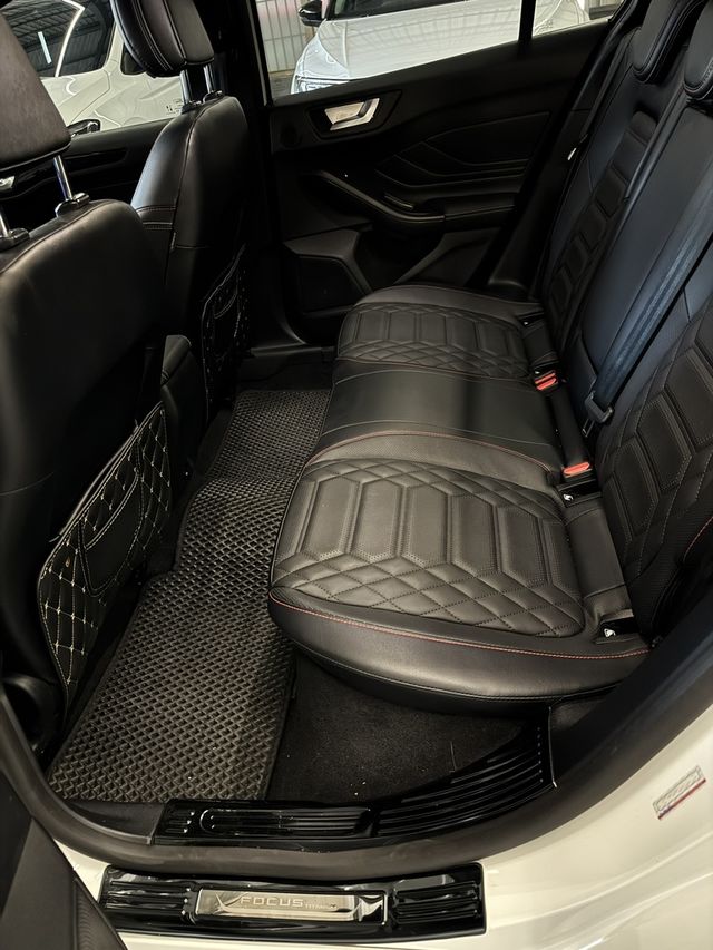 FORD福特 FOCUS WAGON  第8張相片