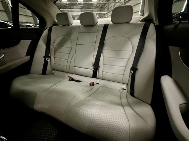 M-BENZ賓士 C300  第8張相片