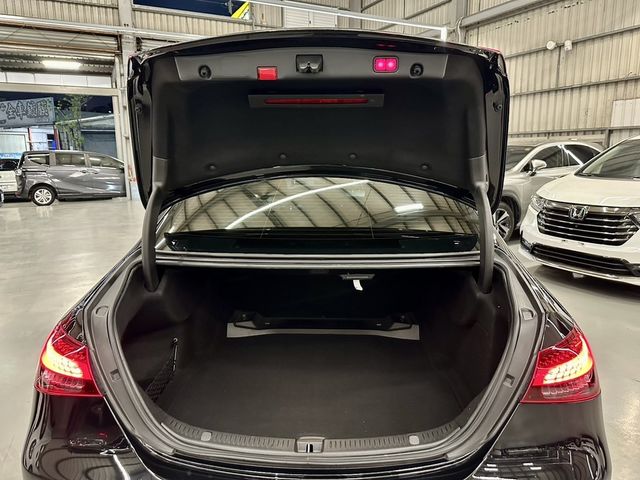 M-BENZ賓士 E200  第19張相片