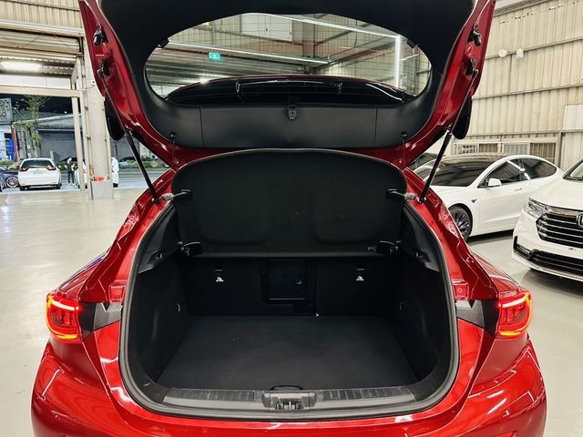 INFINITI無限 Q30  第19張相片