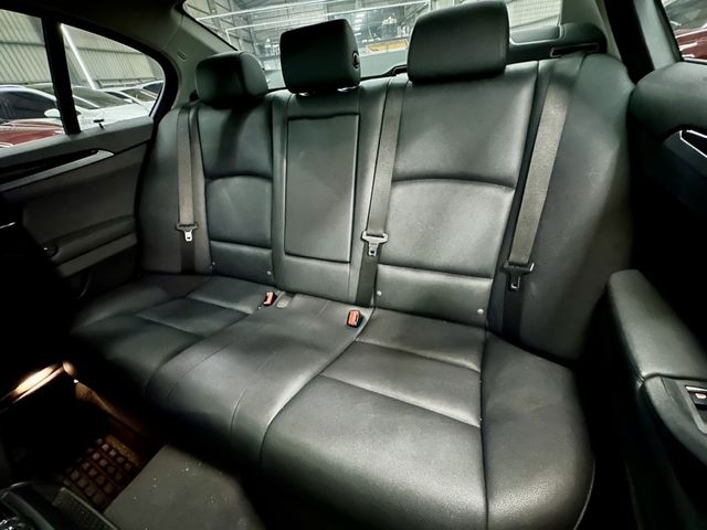 BMW寶馬 520I  第8張相片