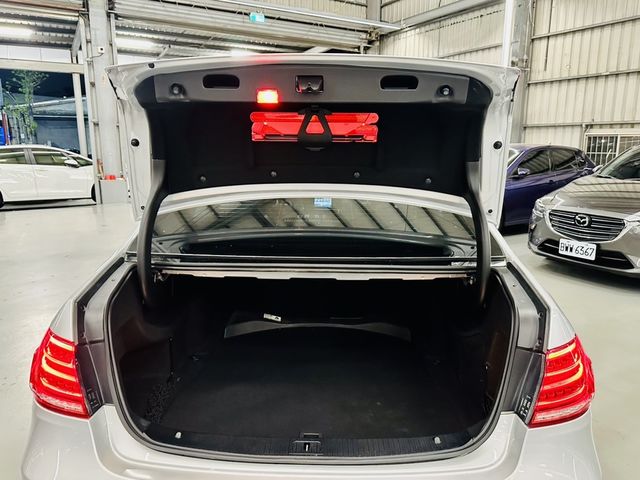 M-BENZ賓士 E200  第19張相片