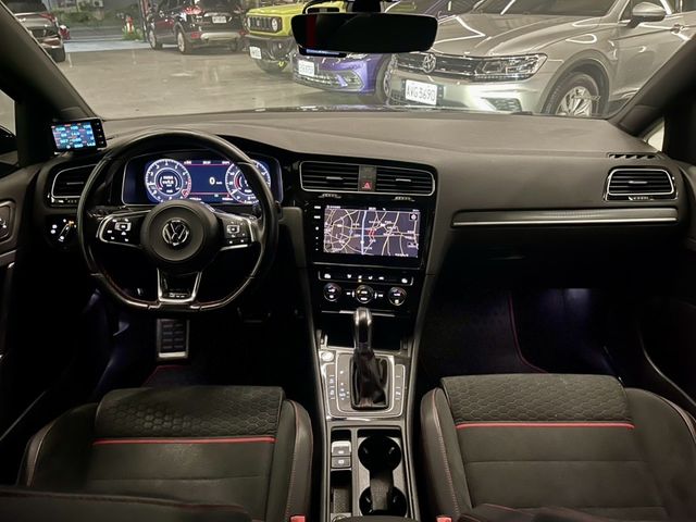 VOLKSWAGEN福斯 GOLF GTI  第10張相片