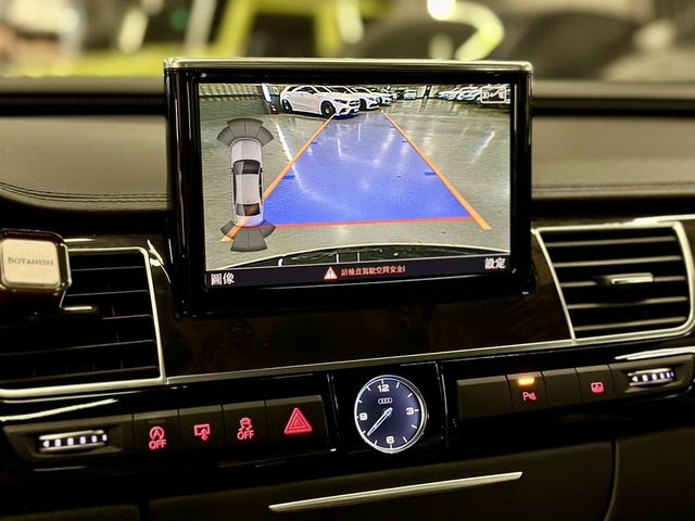 AUDI奧迪 A8  第12張相片