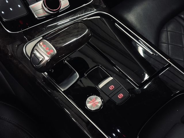AUDI奧迪 A8  第14張相片