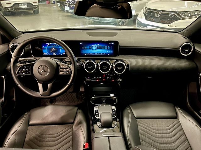 M-BENZ賓士 A180  第10張相片