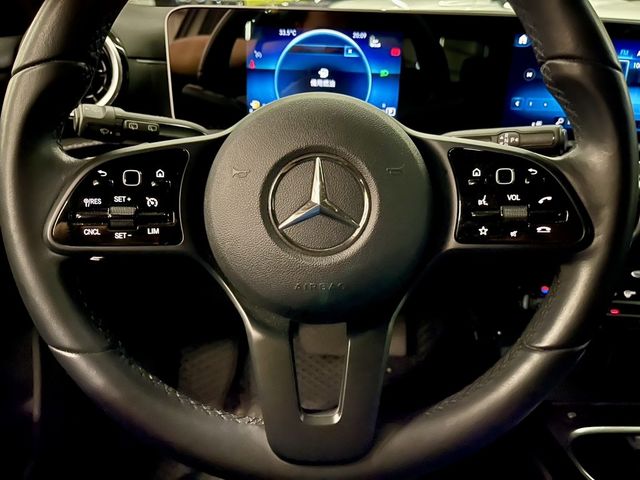 M-BENZ賓士 A180  第15張相片