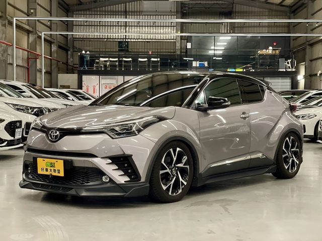 TOYOTA豐田 C-HR  第1張相片
