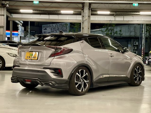 TOYOTA豐田 C-HR  第4張相片